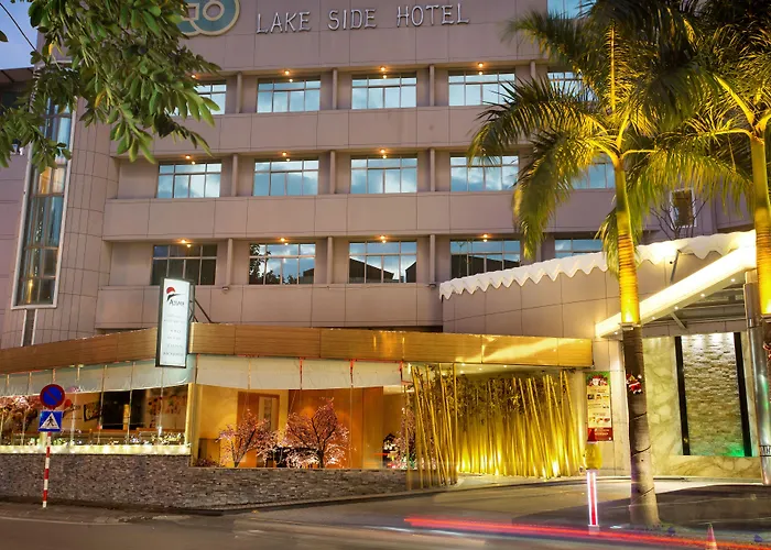 Lake Side Hotel